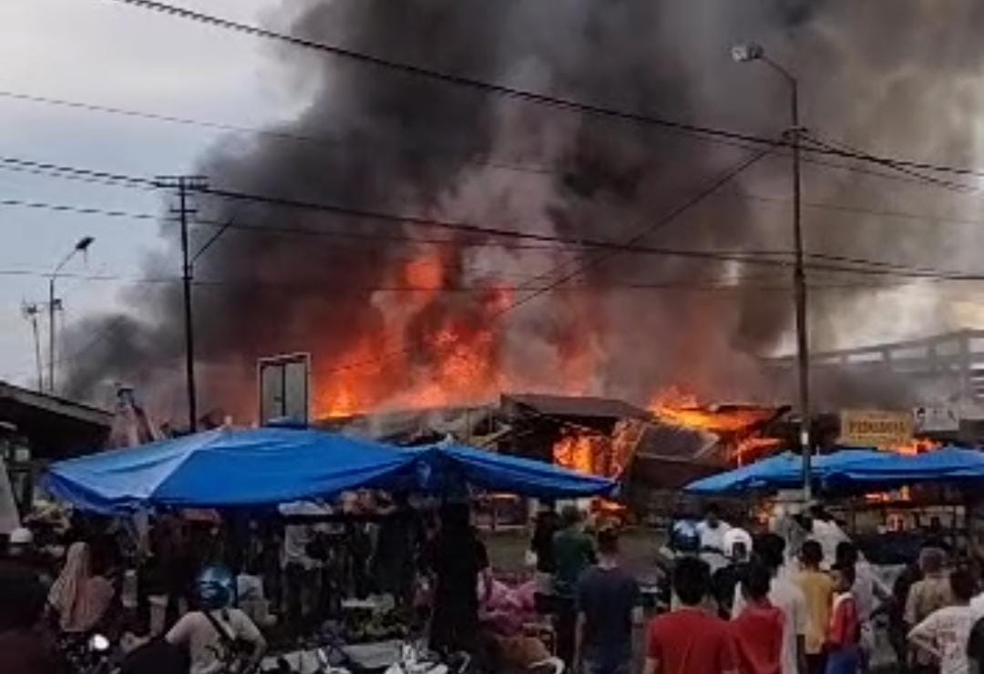 Polda Riau Turunkan Tim Laboratorium Forensik Dalami Penyebab Musnahnya Pasar Cik Puan Dilalap Api