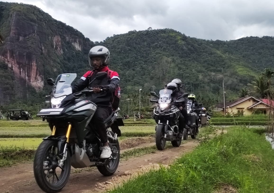  PT Capella Dinamik Nusantara Riau Adakan Bikers Adventure Camp di Area Objek Wisata Alam