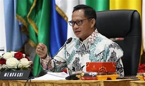 Mendagri Sentil Kepala Daerah Sering Rapat di Hotel Biar Dapat Uang Dinas