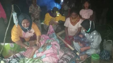 Gagal Sampai ke Puskesmas, Ibu Ini Melahirkan di Tengah Hutan Malam Hari