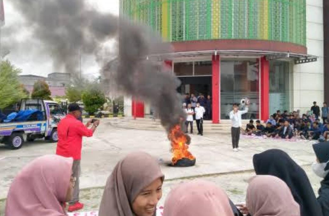 Mahasiswa STAIN Bengkalis Protes Kebijakan Pimpinan Kampus: Jangan Jadikan Kami Seperti Sapi Perah!