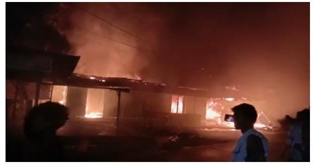 Tiga Toko dan Satu Rumah Terbakar di Kampar