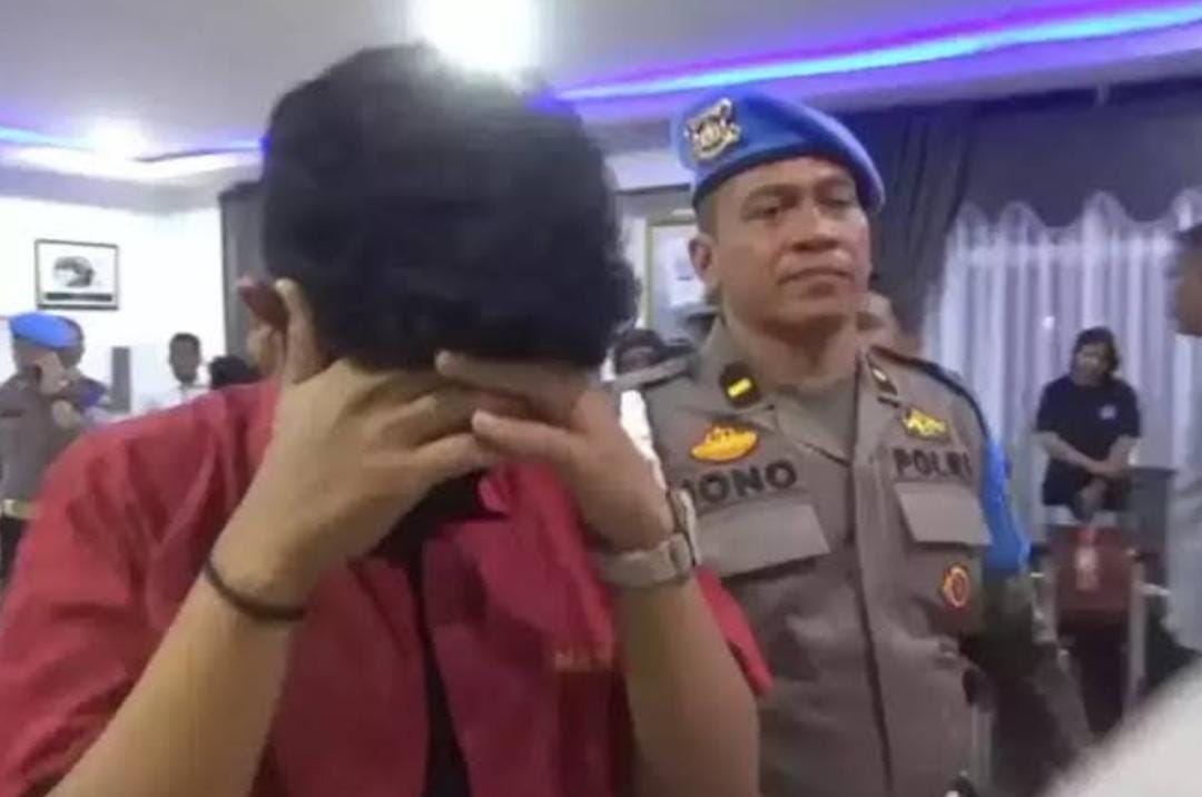 Tonton Anaknya Aniaya Mahasiswa, Pejabat Polda Ini Dicopot Lalu Ditahan