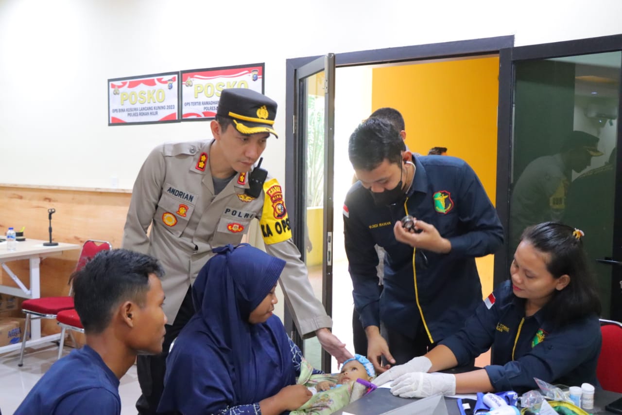 Peringati May Day, Polres Rohil Gelar Bakti Kesehatan untuk Buruh