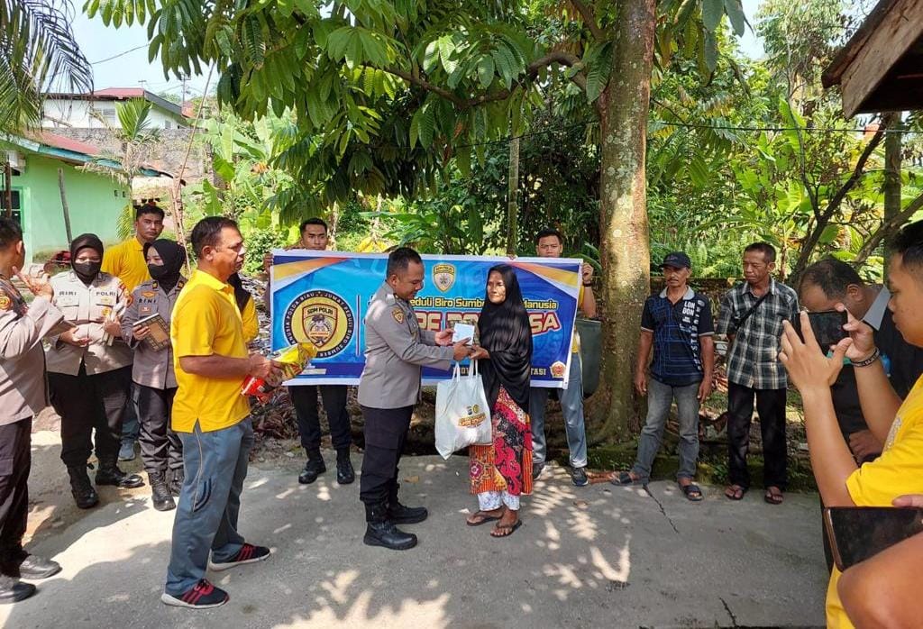 Tim Jumpe Romansa Polda Riau Kembali Salurkan Bantuan ke Warga Kurang Mampu
