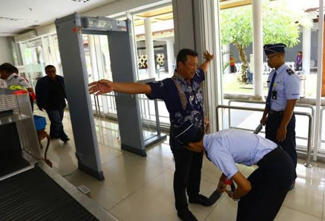 Ternyata Ini Alasan Ikat Pinggang dan Jam Tangan Dilepas Saat Pemeriksaan di Bandara