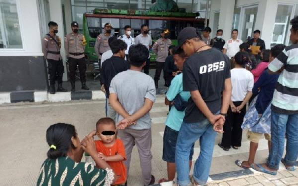 28 TKI Ilegal yang Diamankan Polres Bengkalis Dikembalikan ke Daerah Asal, 3 Tersangka Diproses Hukum