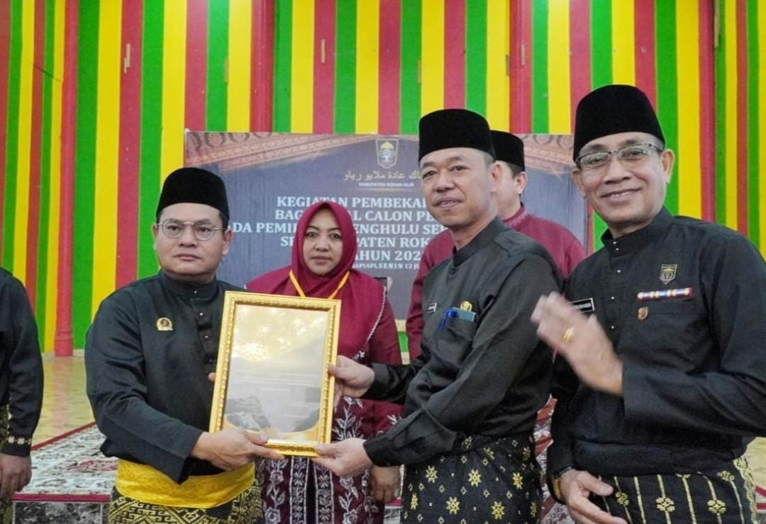 Di Acara Pembekalan Adat Melayu untuk Bakal Calon Penghulu di Rohil, Bupati Afrizal Minta Jauhi Politik Uang