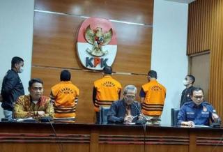 KPK Periksa 12 Pejabat Pemkab Kepulauan Meranti, Mulai Sekda Hingga Ajudan Bupati Muhammad Adil