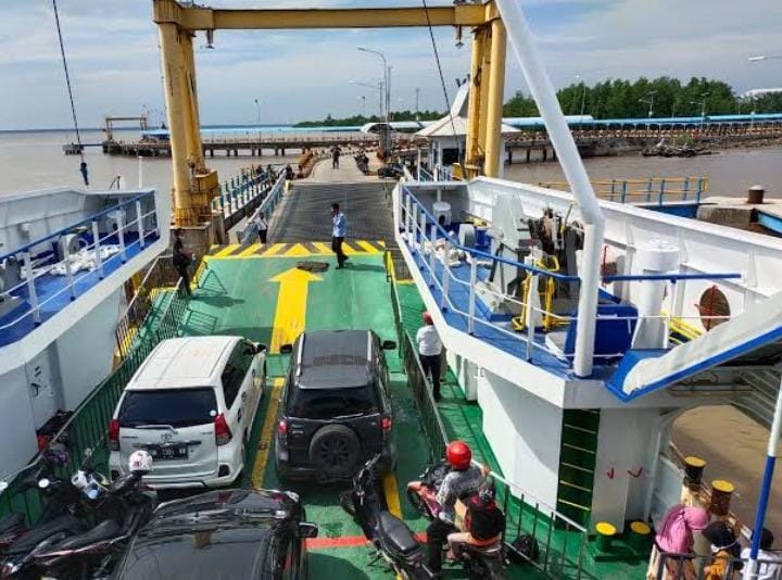Antrean Panjang Kapal Roro di Bengkalis, Pemkab Minta Tambah Trip Penyeberangan