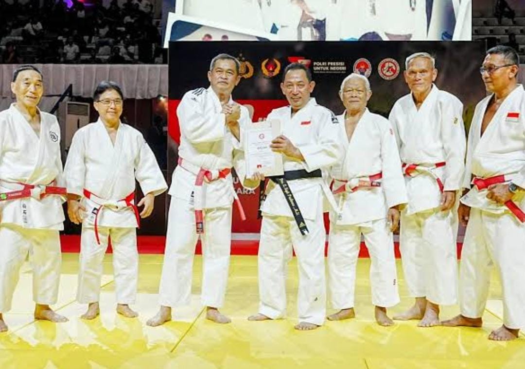 Kapolri Sabet Sabuk Hitam Dan-5 Judo, Langsung Disematkan oleh Pangkostrad