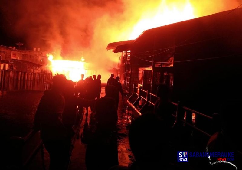 Kebakaran Hebat Hanguskan 11 Rumah di Rokan Hilir, 3 Orang Korban Tewas Terpanggang