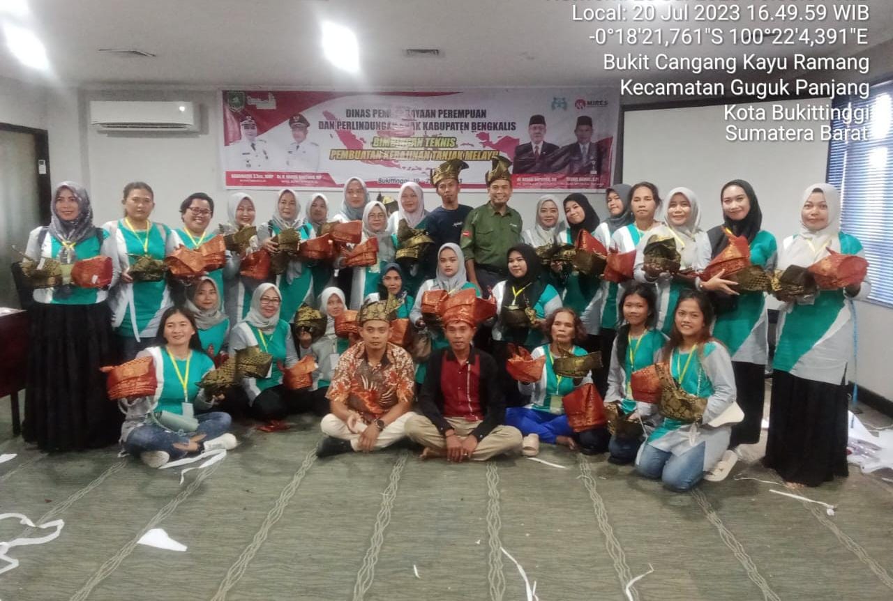 Mahligai Tanjak Riau Gelar Bimtek Pembuatan Tanjak Bagi Kaum Ibu Batin Solapan Bengkalis
