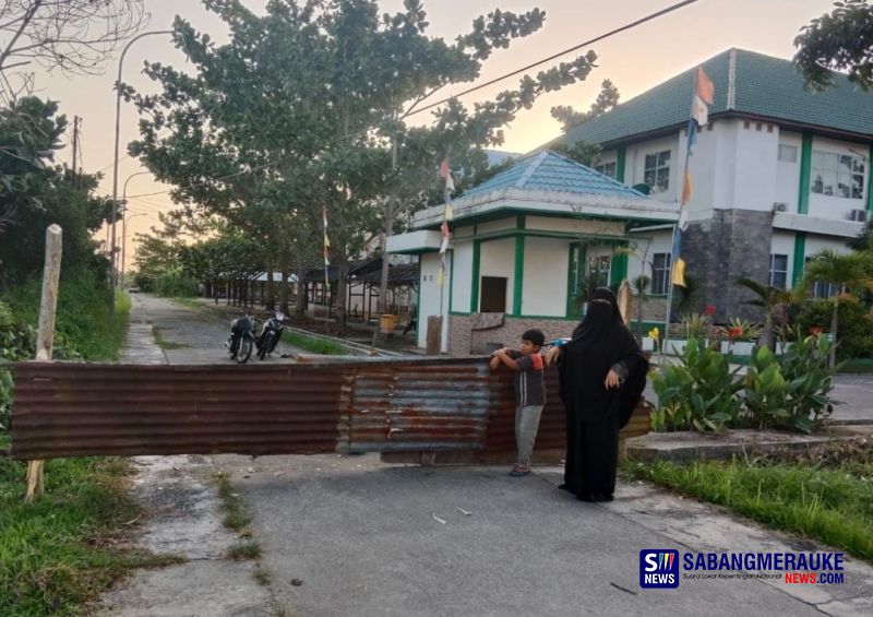 Jalan Akses Perkantoran Bupati Kepulauan Meranti Diblokir Ahli Waris Tanah, Wanita Bercadar Ini Tuding Pemda Zolim