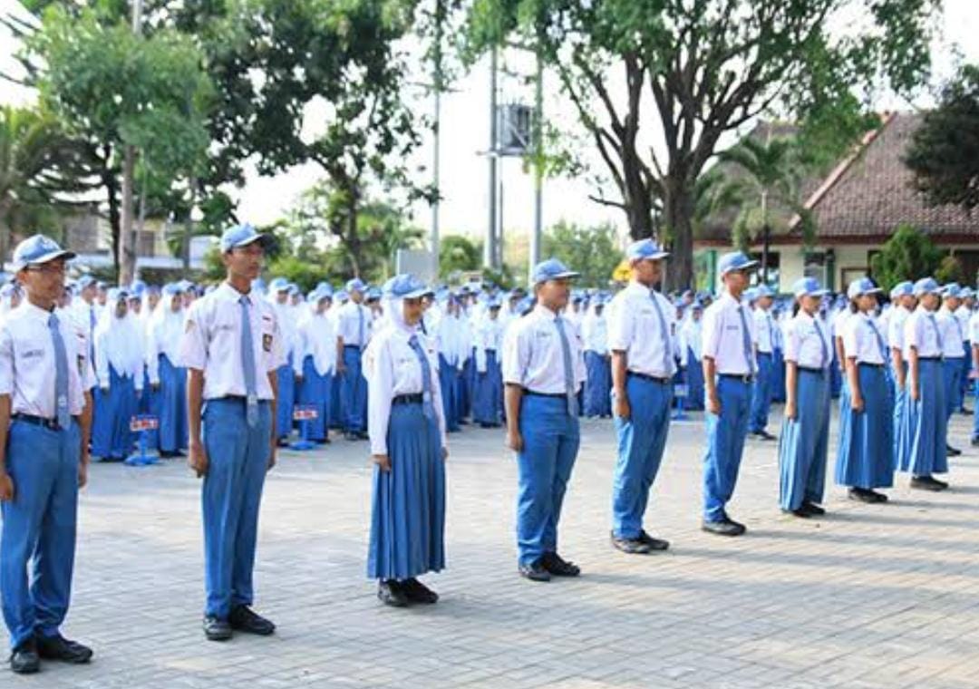 Wali Murid di Jawa Timur Merasa Koperasi Sekolah Diperlukan untuk Pengadaan Seragam dan Atribut: Pembayaran Bisa Dicicil dan Tak Memberatkan!