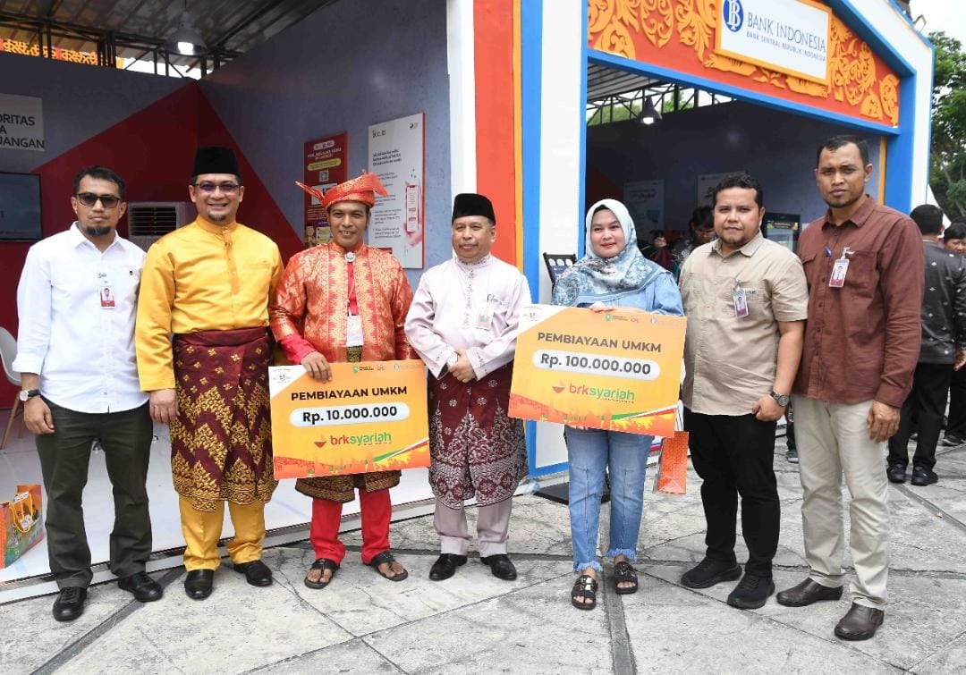 Bank Riau Kepri Syariah Semarakkan Harvesting Gernas BBI dan BBWI Riau 2023, Nasabah UMKM Diguyur Pembiayaan KUR Rp 100 Juta