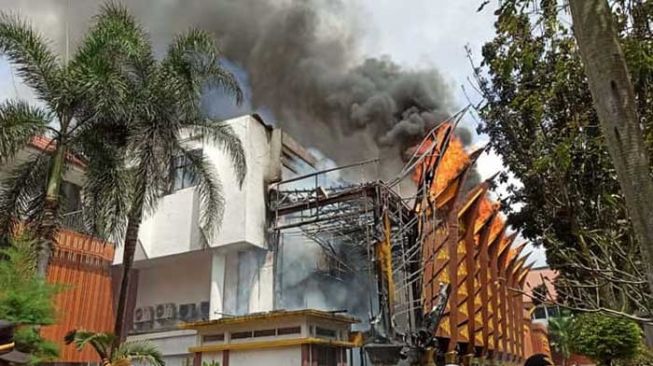 Setelah Terbengkalai Pasca Kebakaran, Gedung MPP Pekanbaru akan Diratakan