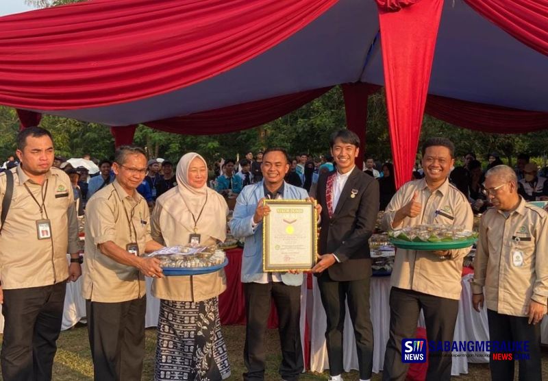 Wow! BEM Unri Pecahkan Rekor MURI, Sajikan 13 Ribu Bolu Kemojo Terbanyak di Dunia