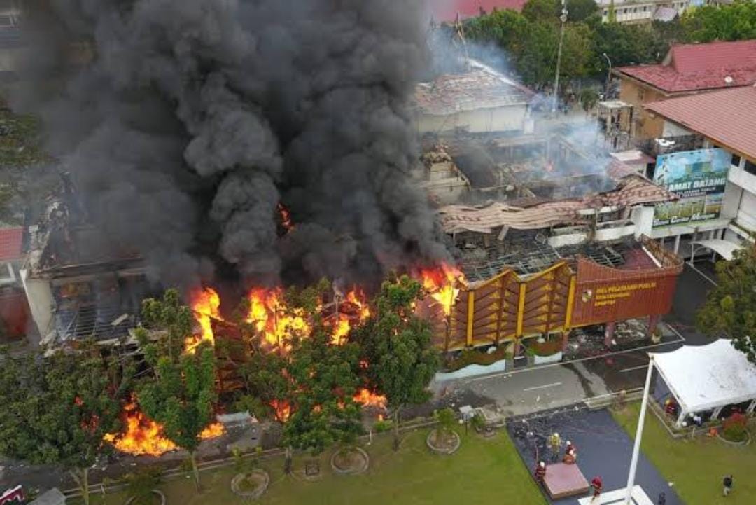 2 Tragedi Kebakaran Gedung Milik Pemko Pekanbaru di Hari Spesial Bersejarah: Gedung Mal Pelayanan Publik dan Kantor BPKAD