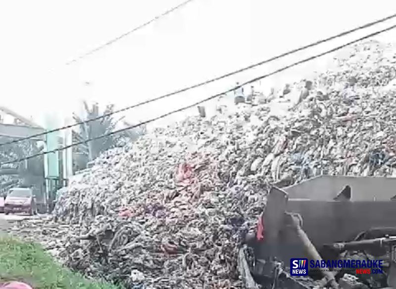 Waduh! Sampah Bertumpuk Menggunung di TPA Muara Fajar Pekanbaru Hingga Menutup Badan Jalan
