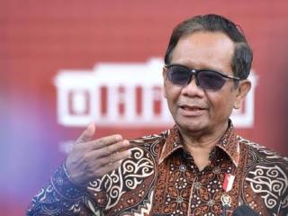 Sekjen PDIP Hasto Kasih Kode Keras Mahfud MD Bakal Cawapres Ganjar, Ini Lirik Pantunnya