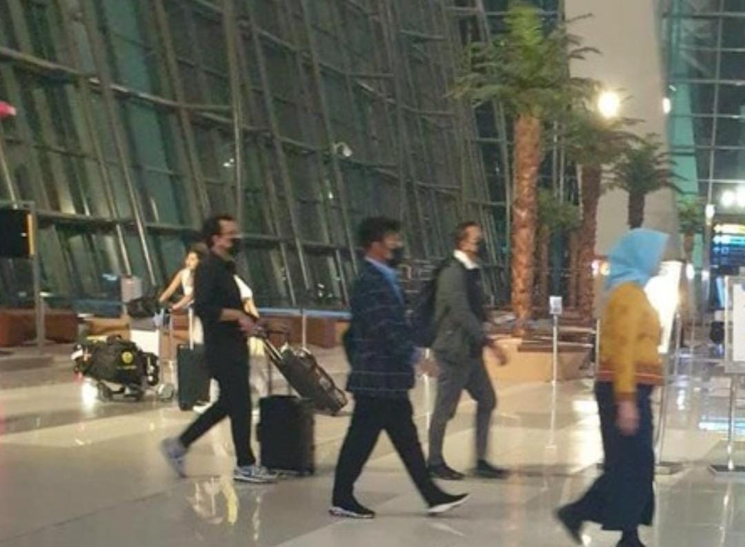 Penampakan Mentan Syahrul Yasin Limpo Tiba di Bandara Soekarno-Hatta, Ditunggu Surya Paloh di NasDem Tower