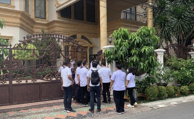 Usai Diperiksa, Kini Giliran Rumah Firli Bahuri di Bekasi dan Jakarta Digeledah Polisi