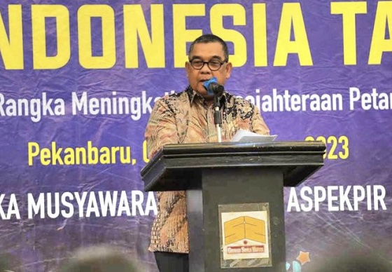 Punya Anggota Lebih 77 Ribu KK, Plt Gubri Edy Natar Sebut Akpekpir Pemain Utama Kelapa Sawit