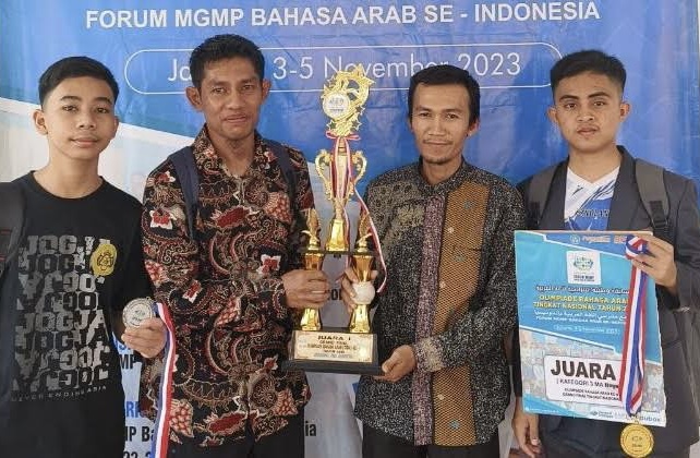 Singkirkan Puluhan Peserta, Santri Ponpres Al-Ihsan Boarding School Riau Juara Olimpiade Bahasa Arab Nasional