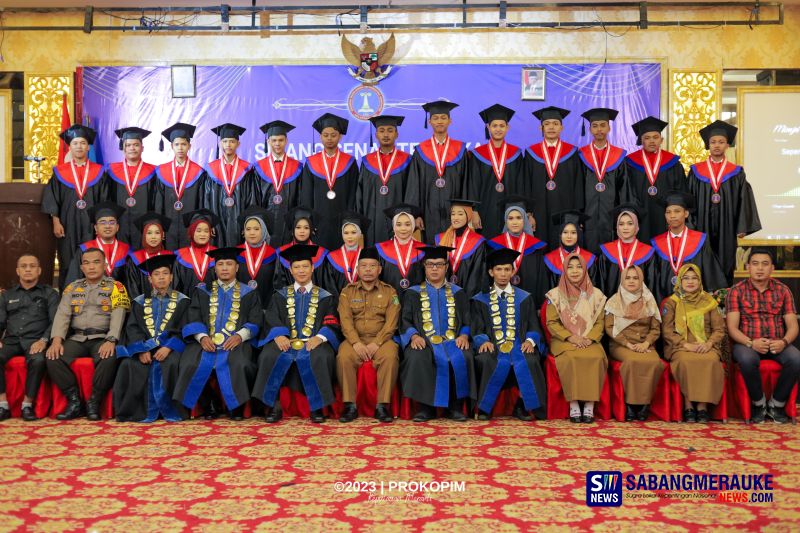 AMIK Selatpanjang Wisuda 63 Mahasiswa, Rekor Terbanyak 19 Orang Cumlaude