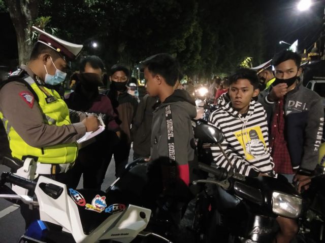 22 Pengendara Motor Terjaring Razia Satlantas Polresta Pekanbaru,Tak Pakai Helm dan Gunakan Knalpot Brong 