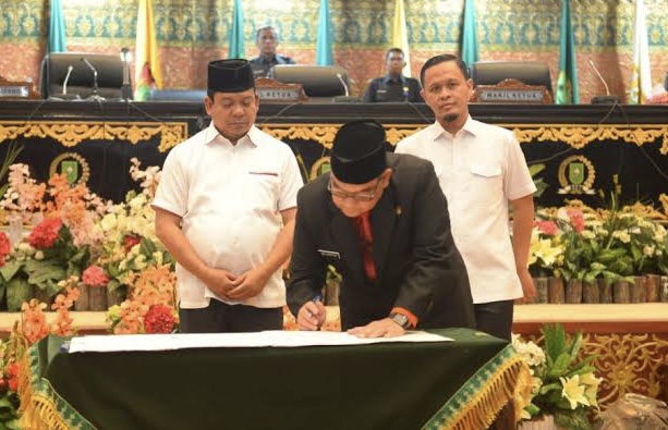 Nota Kesepakatan KUA-PPAS APBD Provinsi Riau Tahun 2024 Resmi Diteken, Anggaran Segera Dibahas