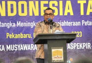 Punya Anggota Lebih 77 Ribu KK, Plt Gubri Edy Natar Sebut Akpekpir Pemain Utama Kelapa Sawit