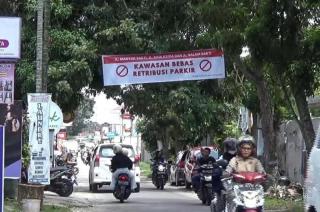 Protes Keras Kebijakan Parkir Pemko Pekanbaru, Pedagang Area Kampus Unri Tebar Spanduk