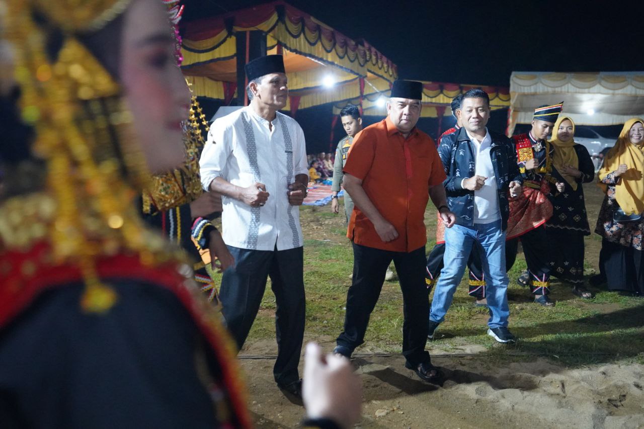 Jadi Gubernur Pertama yang Kunjungi Desa Koto Tuo Kopah di Kuansing, Kedatangan Edy Natar Disambut Antusias Masyarakat