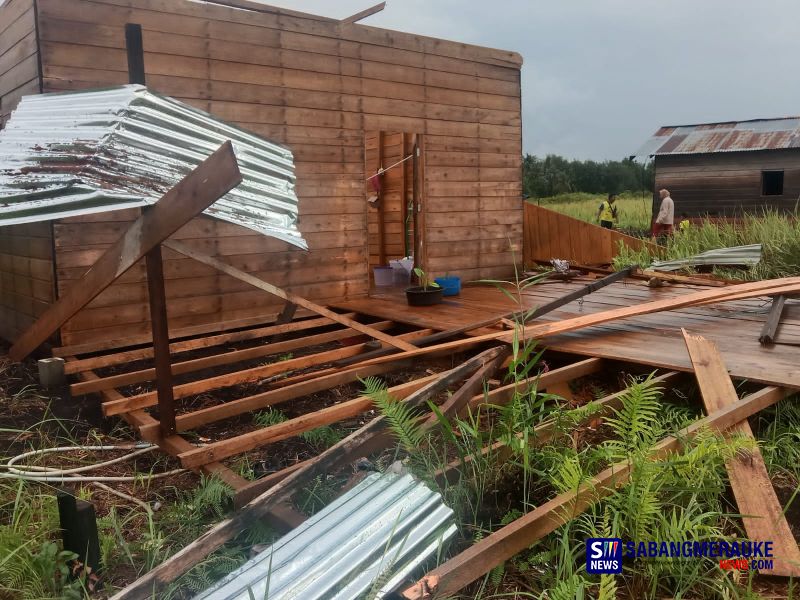 Angin Puting Beliung Terjang Kecamatan Rangsang Kepulauan Meranti, 8 Rumah Rusak Berat