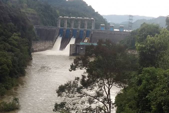 Pintu Waduk PLTA Koto Panjang Kembali Dibuka, Warga Diminta Waspada