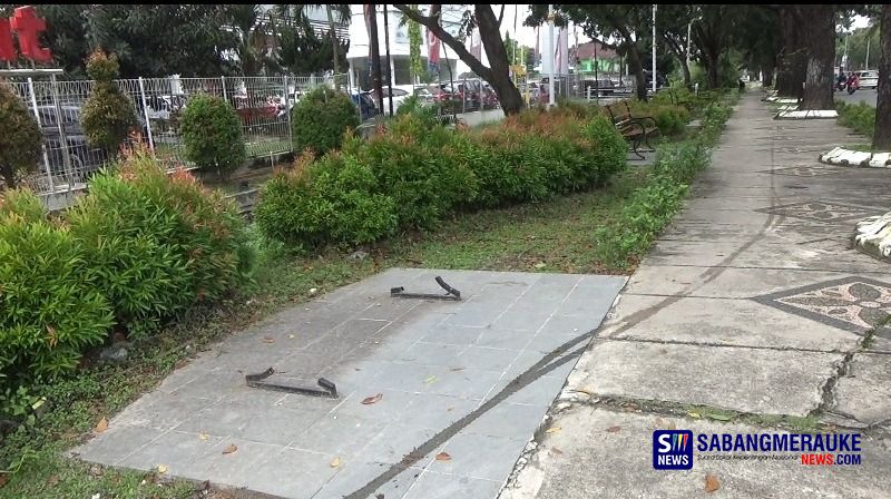Kursi Taman di Trotoar Jalan Jendral Sudirman Diduga Dicuri, Sebagian Banyak yang Rusak