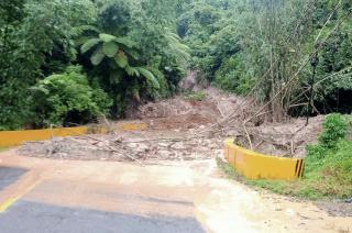 Intensitas Curah Hujan Tinggi, Jalan Lintas Sumbar-Riau Terputus di Limapuluh Kota