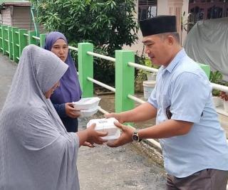 Arif Frans Darmana Sapa Warga Tangkerang Selatan Lewat Gerakan Jumat Berkah