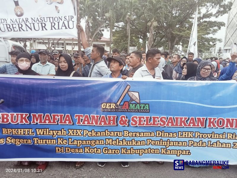 Ratusan Masyarakat Desa Koto Garo Kampar Kerumuni Kantor Gubernur Riau, Sampaikan 4 Tuntutan Ini