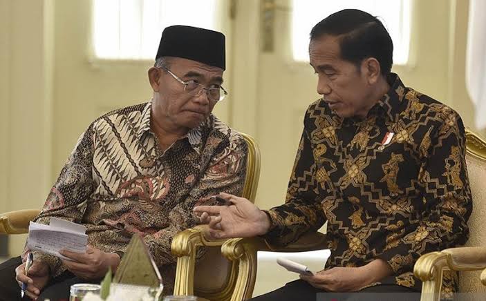 Jokowi Rapat 4 Mata Bareng Menko PMK Muhadjir Effendy, Bahas Apa ya?