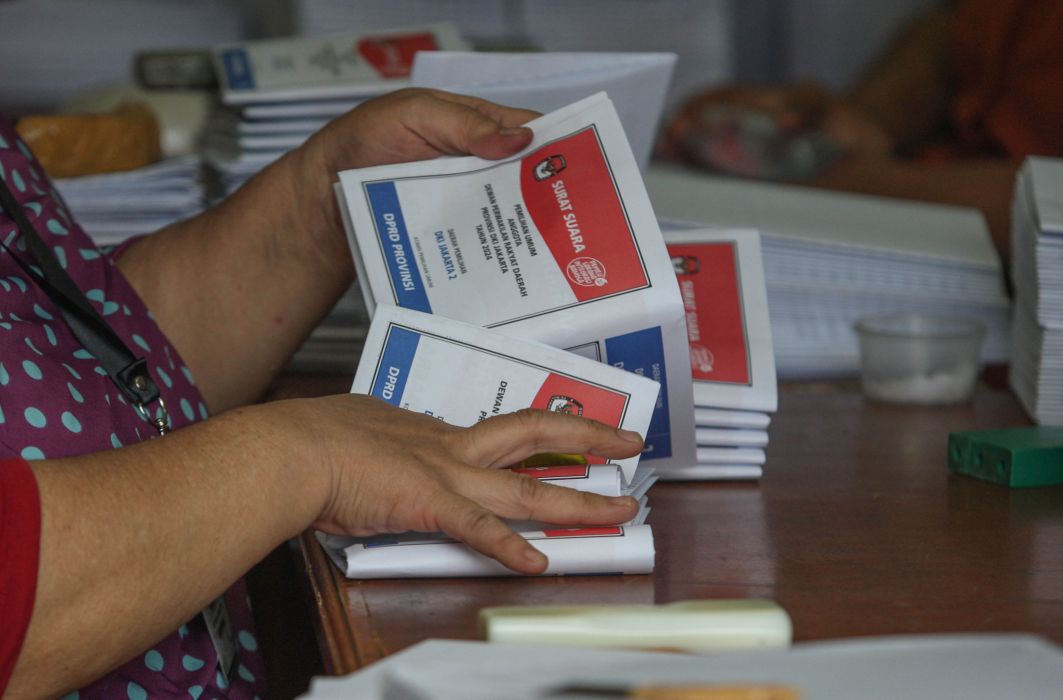 Pelipatan Surat Suara di KPU Kampar Diawasi Langsung Kabid Propam Polda Riau