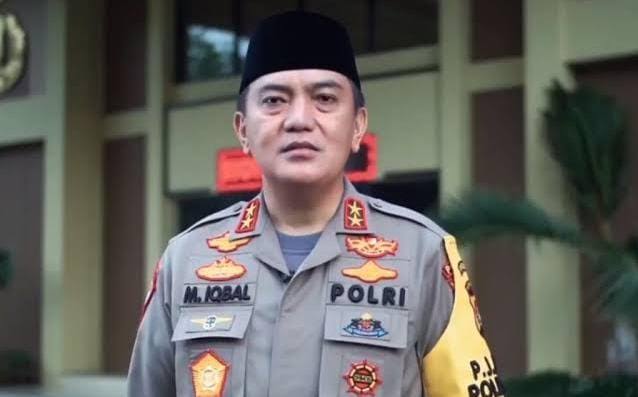 Pimpin Upacara Tradisi Pembaretan Baja Angkatan 49 dan 50 Direktorat Samapta, Kapolda Riau Berpesan Jaga Nama Baik