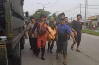 Hanyut saat Mandi di Parit Perumahan Sidomulyo Pekanbaru, Bocah 13 Tahun Ditemukan Meninggal Dunia