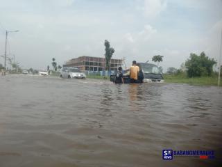 Banjir Genangi Kota Pekanbaru, Bantuan Pemerintah Tidak Merata 