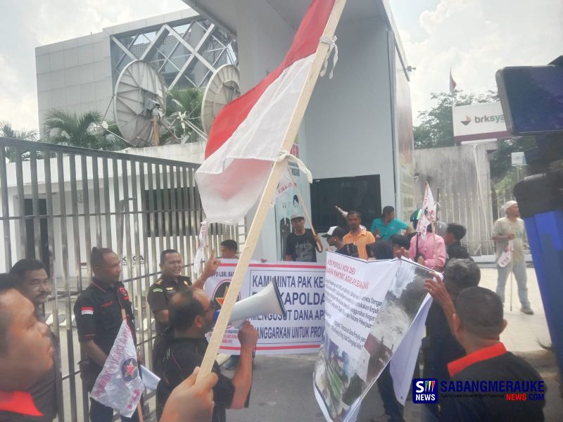 LSM Bara Api Unjuk Rasa di Kejati Riau, Tuntut Pengusutan Dugaan Praktik Monopoli Proyek Revitalitas Danau Bakuok