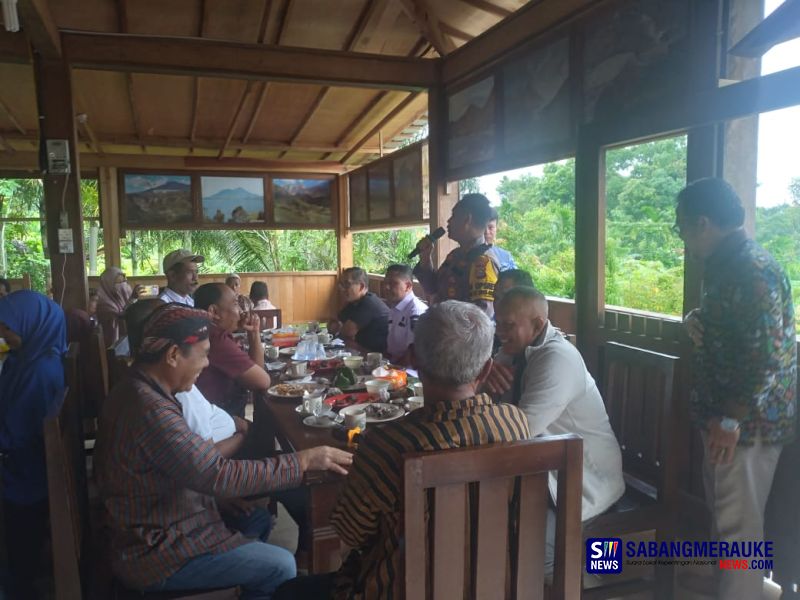 Pererat Silaturahmi, Kapolres Kuansing dan Sekda KRT Dedy Sambudi Sambangi Sekretariat Perjasing di Teluk Kuantan