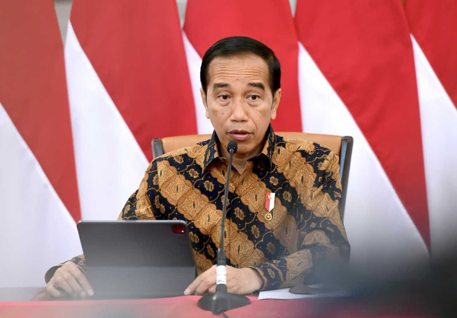 2 Hari Jelang Pencoblosan Pemilu, Jokowi Naikkan Tunjangan Bawaslu, Segini Besarannya