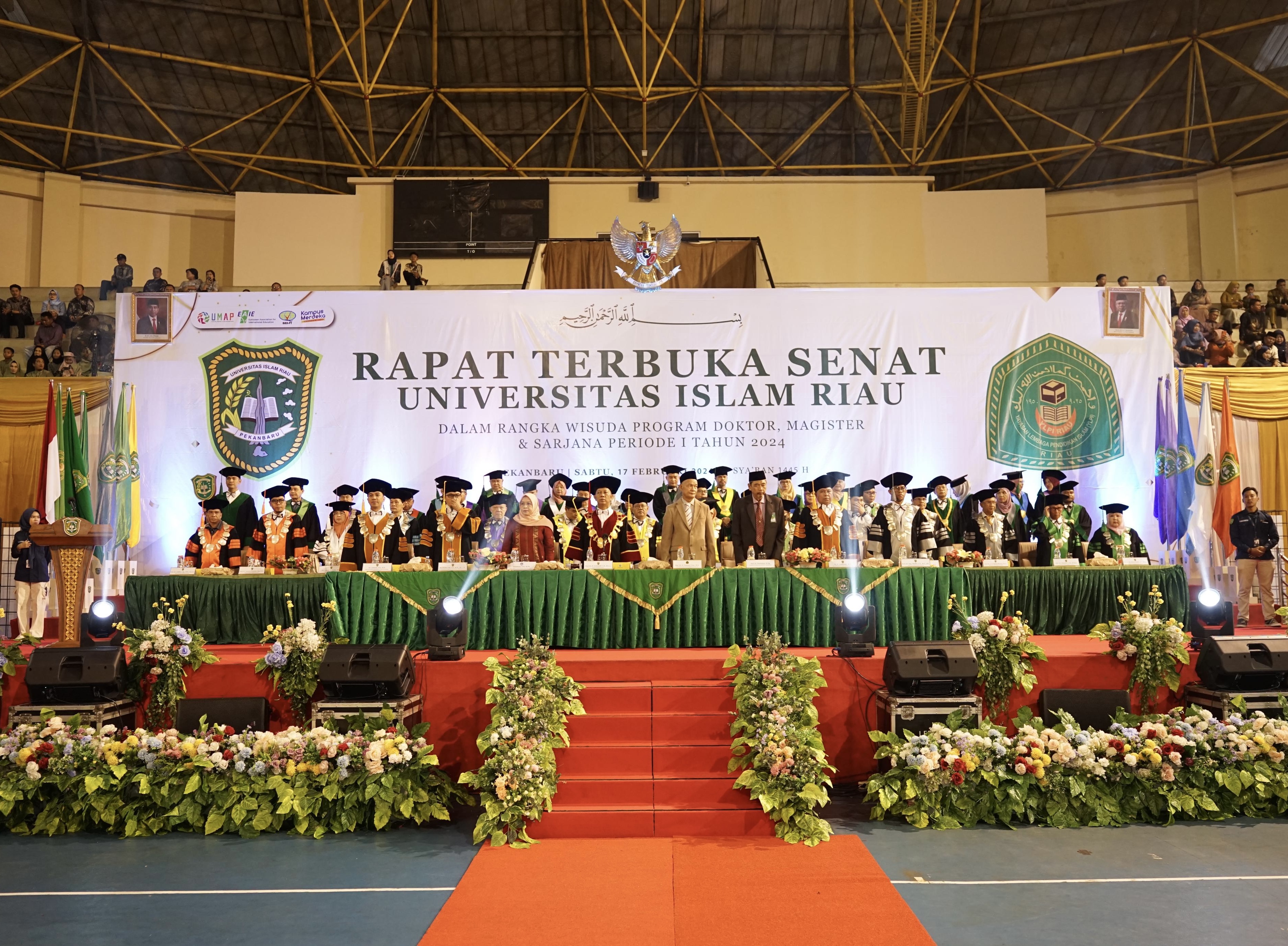 UIR Wisuda 1.413 Mahasiswa, Pemuncak saat Kuliah Dibiayai Penuh Beasiswa Pemprov Riau